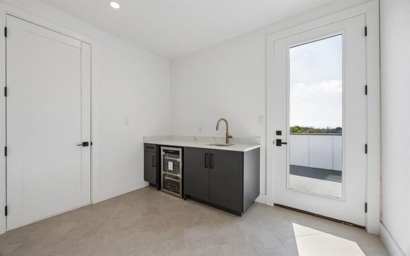 4719 Manett Street #101, Dallas, TX 75204, 3 Bedrooms Bedrooms, ,3 BathroomsBathrooms,Residential,For Sale,4719 Manett Street,0,21223286