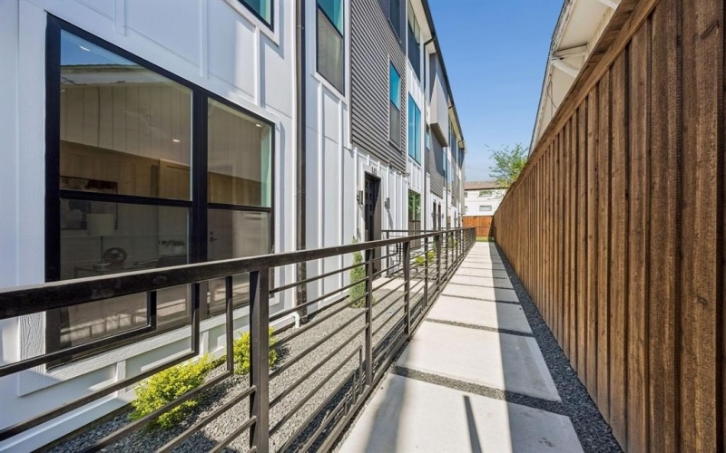 4719 Manett Street #101, Dallas, TX 75204, 3 Bedrooms Bedrooms, ,3 BathroomsBathrooms,Residential,For Sale,4719 Manett Street,0,21223286