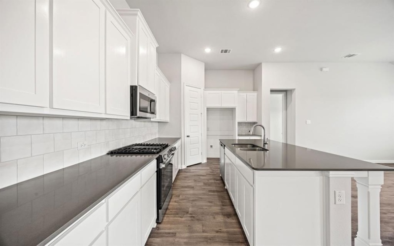 1506 Red Clover Avenue, Van Alstyne, TX 75495, 3 Bedrooms Bedrooms, ,2 BathroomsBathrooms,Residential,For Sale,1506 Red Clover Avenue,0,21223303