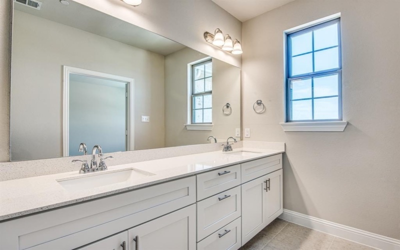 641 Hutchinson Lane, Lewisville, TX 75077, 3 Bedrooms Bedrooms, ,2 BathroomsBathrooms,Residential,For Sale,641 Hutchinson Lane,0,21223363