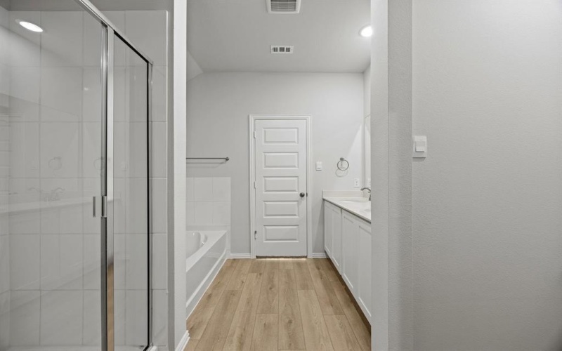 556 Stone Hollow Drive, Van Alstyne, TX 75495, 4 Bedrooms Bedrooms, ,2 BathroomsBathrooms,Residential,For Sale,556 Stone Hollow Drive,0,21223410