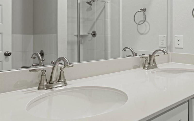 556 Stone Hollow Drive, Van Alstyne, TX 75495, 4 Bedrooms Bedrooms, ,2 BathroomsBathrooms,Residential,For Sale,556 Stone Hollow Drive,0,21223410