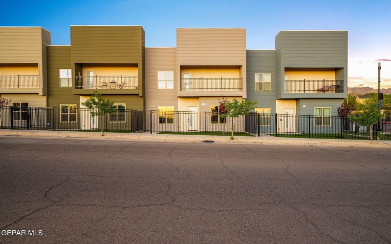 201 Desert Pass Street unit: B-9, El Paso, TX 79912, 3 Bedrooms Bedrooms, ,2 BathroomsBathrooms,Residential,For Sale,201 Desert Pass Street unit: B-9,0,941271