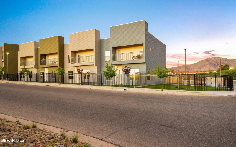 201 Desert Pass Street unit: B-9, El Paso, TX 79912, 3 Bedrooms Bedrooms, ,2 BathroomsBathrooms,Residential,For Sale,201 Desert Pass Street unit: B-9,0,941271
