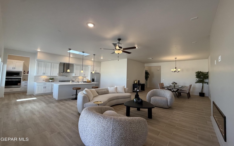 13761 Centro Vista Avenue, Horizon City, TX 79928, 4 Habitaciones Habitaciones , ,3 BañosBaños,Residential,En Venta,13761 Centro Vista Avenue,0,941273