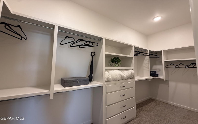 13761 Centro Vista Avenue, Horizon City, TX 79928, 4 Habitaciones Habitaciones , ,3 BañosBaños,Residential,En Venta,13761 Centro Vista Avenue,0,941273