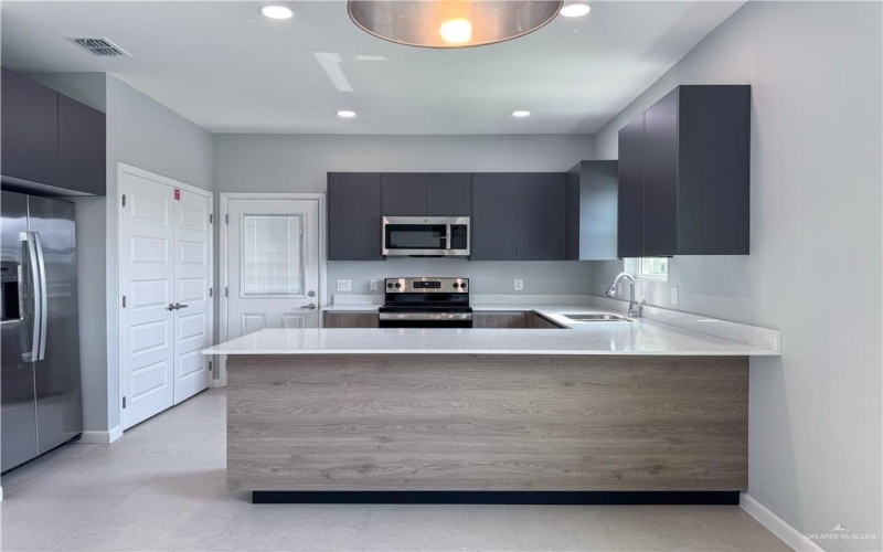 412 Sparrow Road, Weslaco, TX 78596, ,Residential Multi Family,For Sale,412 Sparrow Road,0,478388