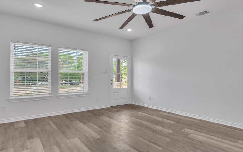 508 Oakdale, Longview, TX 75602, 3 Bedrooms Bedrooms, ,2 BathroomsBathrooms,Residential,For Sale,508 Oakdale,0,20262239