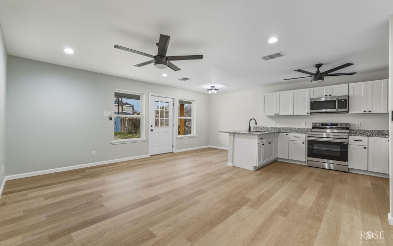 214 W 18th Street, San Angelo, TX 76903, 6 Bedrooms Bedrooms, ,Residential Multi Family,For Sale,214 W 18th Street,0,200148