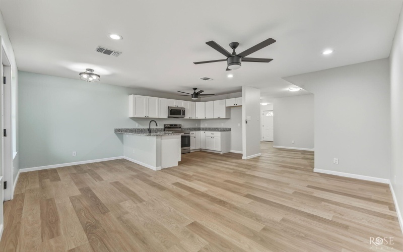 214 W 18th Street, San Angelo, TX 76903, 6 Bedrooms Bedrooms, ,Residential Multi Family,For Sale,214 W 18th Street,0,200148