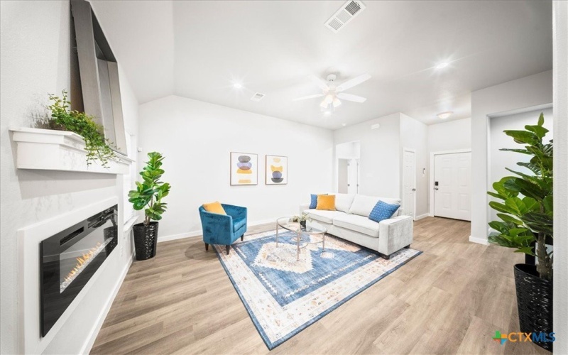 1624 E Collin, Corsicana, TX 75110, 3 Bedrooms Bedrooms, ,2 BathroomsBathrooms,Residential,For Sale,1624 E Collin,0,593684