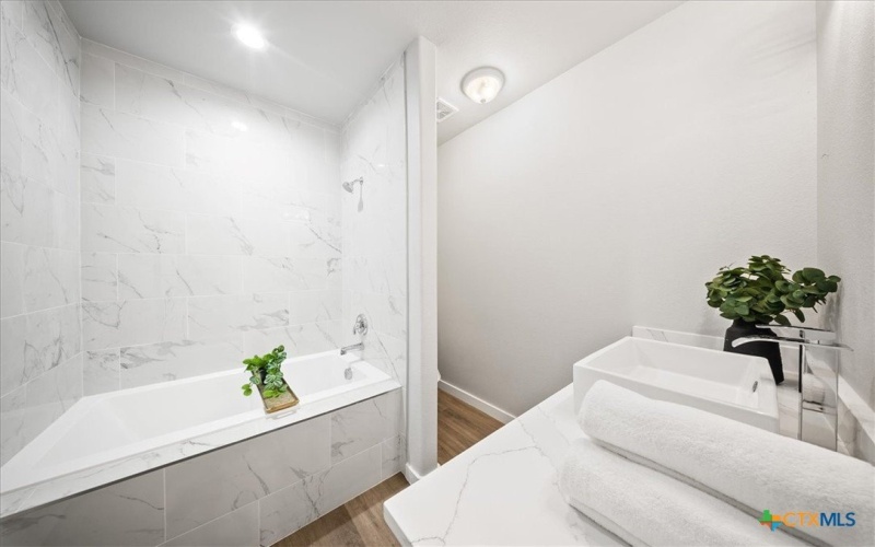 1624 E Collin, Corsicana, TX 75110, 3 Bedrooms Bedrooms, ,2 BathroomsBathrooms,Residential,For Sale,1624 E Collin,0,593684