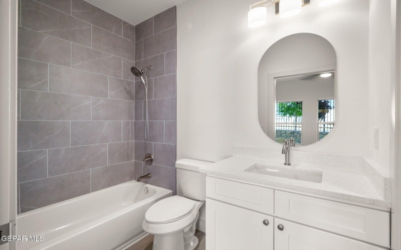 201 Desert Pass Street unit: A-1, El Paso, TX 79912, 3 Habitaciones Habitaciones , ,3 BañosBaños,Residential,En Venta,201 Desert Pass Street unit: A-1,0,941272