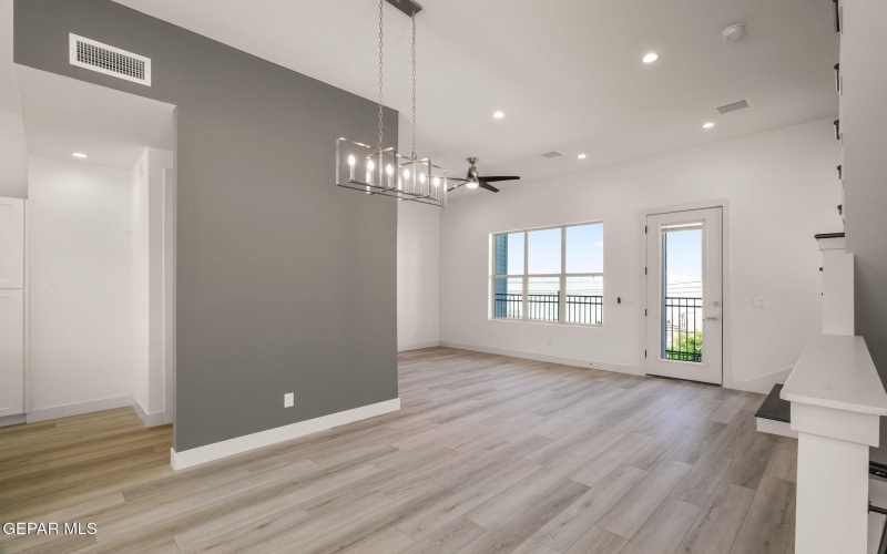 201 Desert Pass Street unit: A-1, El Paso, TX 79912, 3 Habitaciones Habitaciones , ,3 BañosBaños,Residential,En Venta,201 Desert Pass Street unit: A-1,0,941272