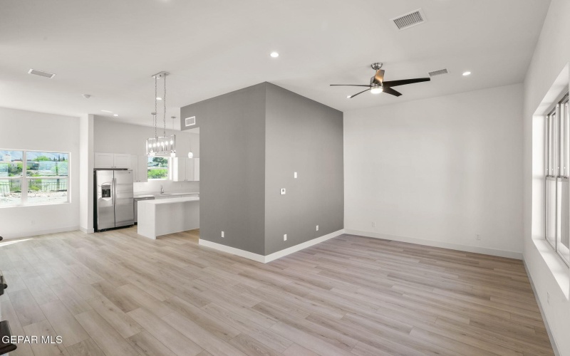 201 Desert Pass Street unit: A-1, El Paso, TX 79912, 3 Habitaciones Habitaciones , ,3 BañosBaños,Residential,En Venta,201 Desert Pass Street unit: A-1,0,941272