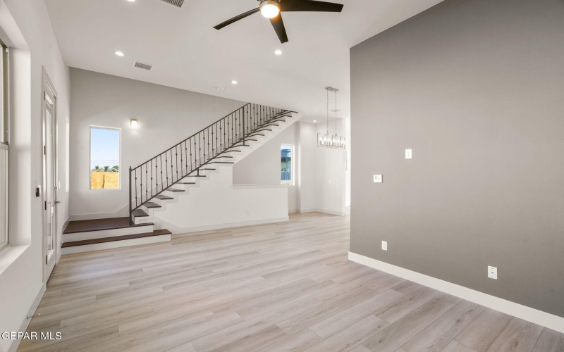 201 Desert Pass Street unit: A-1, El Paso, TX 79912, 3 Habitaciones Habitaciones , ,3 BañosBaños,Residential,En Venta,201 Desert Pass Street unit: A-1,0,941272