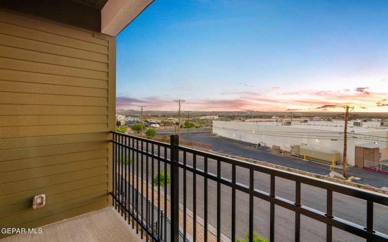 201 Desert Pass Street unit: A-1, El Paso, TX 79912, 3 Habitaciones Habitaciones , ,3 BañosBaños,Residential,En Venta,201 Desert Pass Street unit: A-1,0,941272