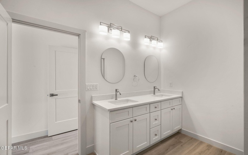 201 Desert Pass Street unit: A-1, El Paso, TX 79912, 3 Habitaciones Habitaciones , ,3 BañosBaños,Residential,En Venta,201 Desert Pass Street unit: A-1,0,941272