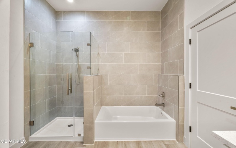 201 Desert Pass Street unit: A-1, El Paso, TX 79912, 3 Habitaciones Habitaciones , ,3 BañosBaños,Residential,En Venta,201 Desert Pass Street unit: A-1,0,941272