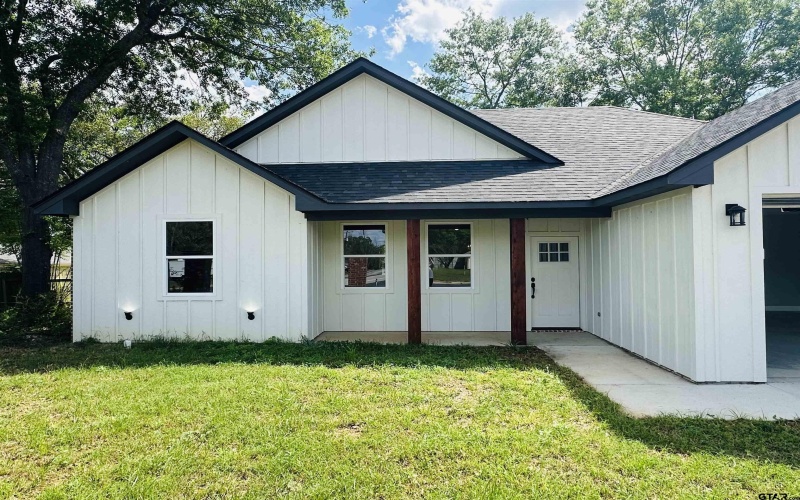 1002 E Main St, Whitehouse, TX 75791, 3 Bedrooms Bedrooms, ,2 BathroomsBathrooms,Residential,For Sale,1002 E Main St,0,26004503