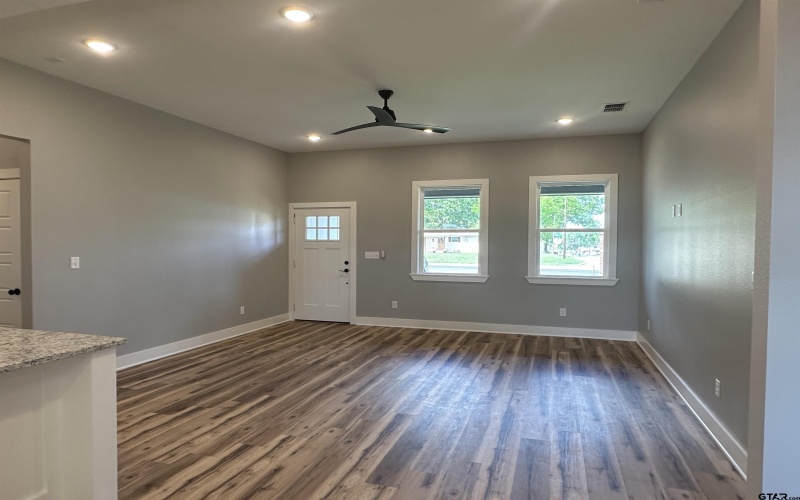 1002 E Main St, Whitehouse, TX 75791, 3 Bedrooms Bedrooms, ,2 BathroomsBathrooms,Residential,For Sale,1002 E Main St,0,26004503