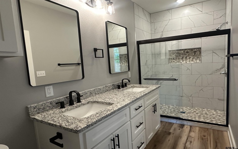 1002 E Main St, Whitehouse, TX 75791, 3 Bedrooms Bedrooms, ,2 BathroomsBathrooms,Residential,For Sale,1002 E Main St,0,26004503