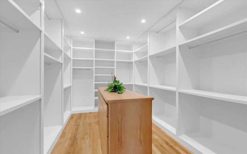 3753 Bolivar Drive, Dallas, TX 75220, 5 Bedrooms Bedrooms, ,6 BathroomsBathrooms,Residential,For Sale,3753 Bolivar Drive,0,21223088