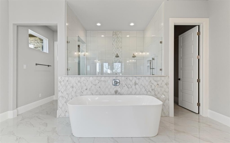 123 Club House Drive, Weatherford, TX 76087, 4 Habitaciones Habitaciones , ,5 BañosBaños,Residential,En Venta,123 Club House Drive,0,21223725