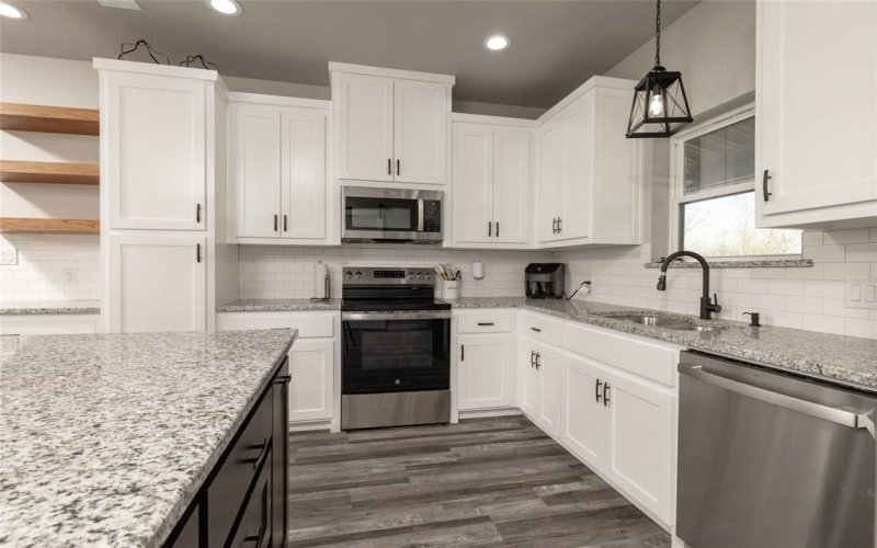 115 Valley Ridge Court, Bridgeport, TX 76426, 3 Bedrooms Bedrooms, ,2 BathroomsBathrooms,Residential,For Sale,115 Valley Ridge Court,0,21223864