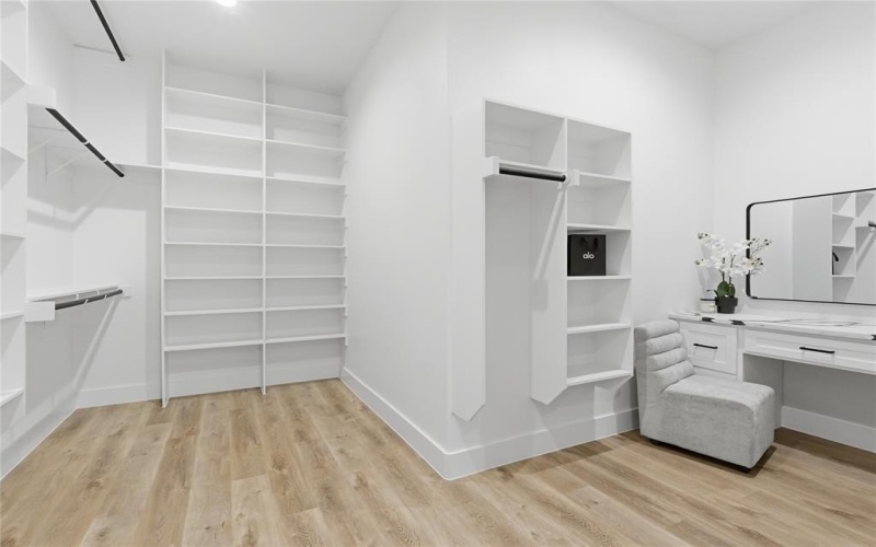 3906 Harlingen Street, Dallas, TX 75212, 4 Bedrooms Bedrooms, ,5 BathroomsBathrooms,Residential,For Sale,3906 Harlingen Street,0,21223867