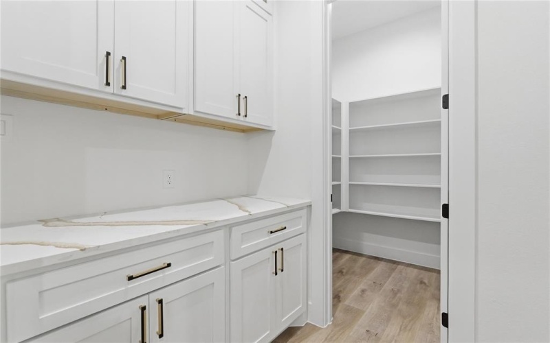 3906 Harlingen Street, Dallas, TX 75212, 4 Bedrooms Bedrooms, ,5 BathroomsBathrooms,Residential,For Sale,3906 Harlingen Street,0,21223867