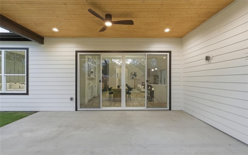 3906 Harlingen Street, Dallas, TX 75212, 4 Bedrooms Bedrooms, ,5 BathroomsBathrooms,Residential,For Sale,3906 Harlingen Street,0,21223867