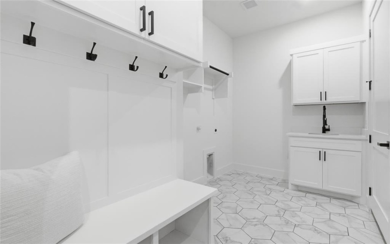 3906 Harlingen Street, Dallas, TX 75212, 4 Bedrooms Bedrooms, ,5 BathroomsBathrooms,Residential,For Sale,3906 Harlingen Street,0,21223867