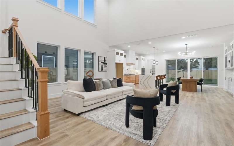 3906 Harlingen Street, Dallas, TX 75212, 4 Bedrooms Bedrooms, ,5 BathroomsBathrooms,Residential,For Sale,3906 Harlingen Street,0,21223867