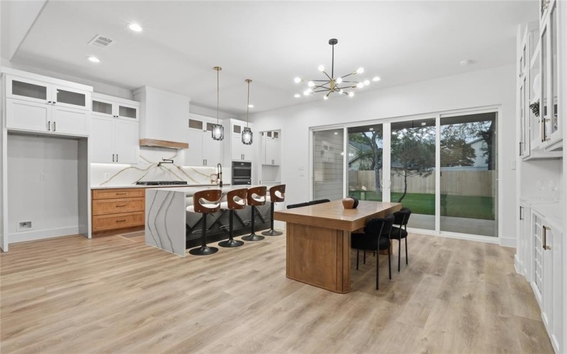 3906 Harlingen Street, Dallas, TX 75212, 4 Bedrooms Bedrooms, ,5 BathroomsBathrooms,Residential,For Sale,3906 Harlingen Street,0,21223867