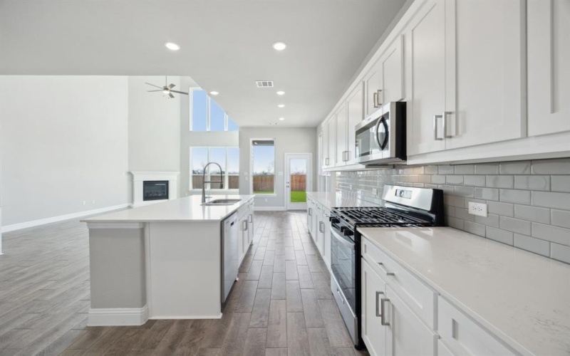 611 Parrino Parkway, Princeton, TX 75407, 4 Habitaciones Habitaciones , ,5 BañosBaños,Residential,En Venta,611 Parrino Parkway,0,21223900