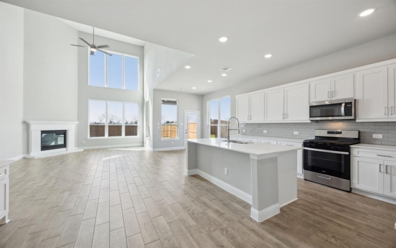 611 Parrino Parkway, Princeton, TX 75407, 4 Habitaciones Habitaciones , ,5 BañosBaños,Residential,En Venta,611 Parrino Parkway,0,21223900