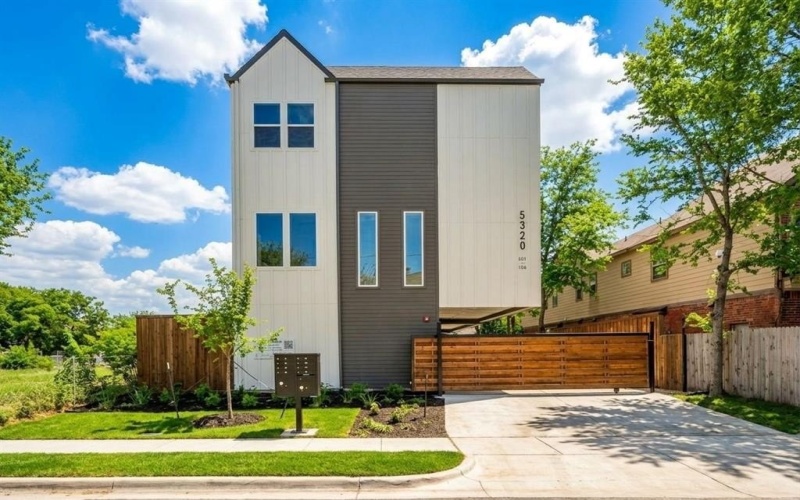 5320 Reiger Avenue #106, Dallas, TX 75214, 2 Bedrooms Bedrooms, ,2 BathroomsBathrooms,Residential,For Sale,5320 Reiger Avenue,0,21224107