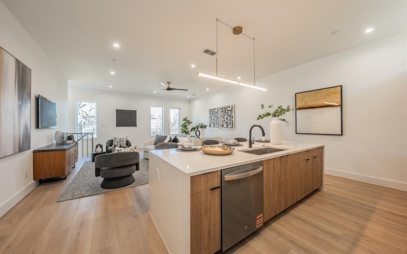 5320 Reiger Avenue #106, Dallas, TX 75214, 2 Bedrooms Bedrooms, ,2 BathroomsBathrooms,Residential,For Sale,5320 Reiger Avenue,0,21224107