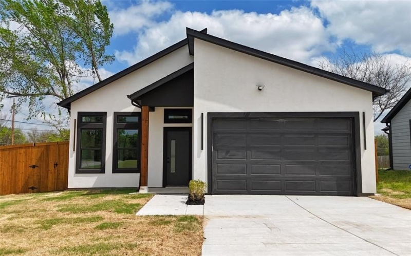 1401 Clark Street, Greenville, TX 75401, 3 Bedrooms Bedrooms, ,2 BathroomsBathrooms,Residential,For Sale,1401 Clark Street,0,21224373