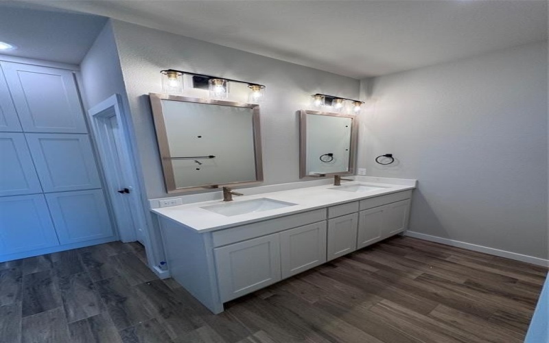 215 Sweetwater Drive, Weatherford, TX 76086, 4 Bedrooms Bedrooms, ,2 BathroomsBathrooms,Residential,For Sale,215 Sweetwater Drive,0,21224406