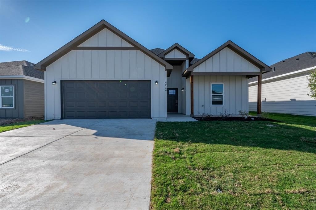 213 Marble Creek Drive, Fort Worth, TX 76131, 4 Bedrooms Bedrooms, ,2 BathroomsBathrooms,Residential,For Sale,213 Marble Creek Drive,0,21224514