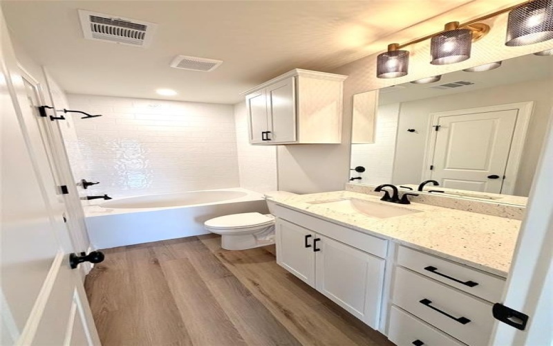 5016 Ames Place Place, Bossier City, LA 71112, 3 Bedrooms Bedrooms, ,2 BathroomsBathrooms,Residential,For Sale,5016 Ames Place Place,0,21224664