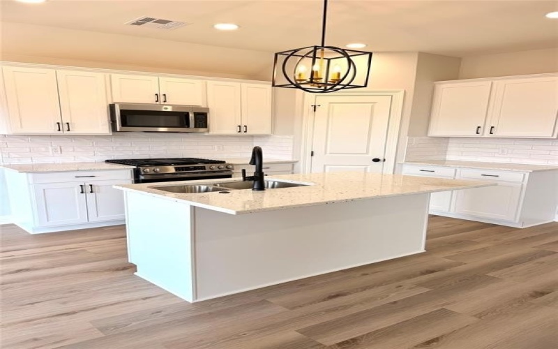 5016 Ames Place Place, Bossier City, LA 71112, 3 Bedrooms Bedrooms, ,2 BathroomsBathrooms,Residential,For Sale,5016 Ames Place Place,0,21224664