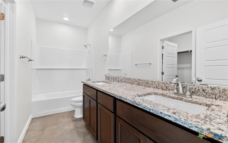 620 Pacific Crest Trail unit: A, Copperas Cove, TX 76522, 3 Habitaciones Habitaciones , ,2 BañosBaños,Residential Multi Family,En Venta,620 Pacific Crest Trail unit: A,0,609080