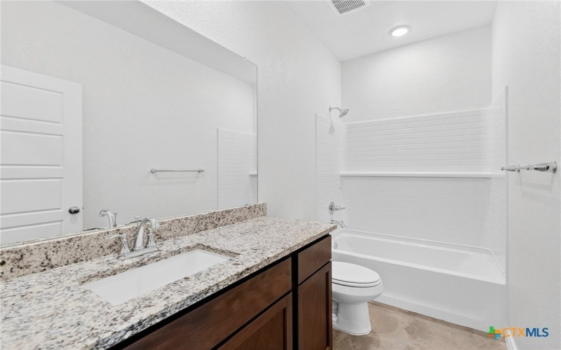 620 Pacific Crest Trail unit: A, Copperas Cove, TX 76522, 3 Habitaciones Habitaciones , ,2 BañosBaños,Residential Multi Family,En Venta,620 Pacific Crest Trail unit: A,0,609080