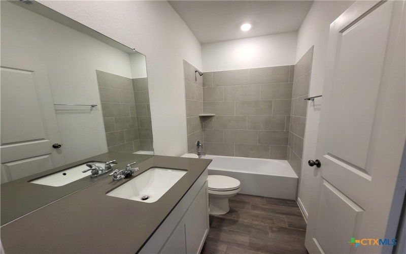 1233 Fox Wing Way, New Braunfels, TX 78132, 4 Bedrooms Bedrooms, ,3 BathroomsBathrooms,Residential,For Sale,1233 Fox Wing Way,0,609139