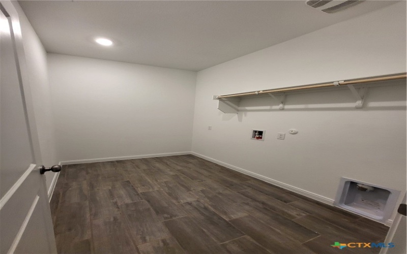 1233 Fox Wing Way, New Braunfels, TX 78132, 4 Bedrooms Bedrooms, ,3 BathroomsBathrooms,Residential,For Sale,1233 Fox Wing Way,0,609139