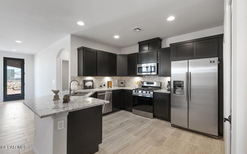 716 Cedarwood Avenue, El Paso, TX 79928, 3 Habitaciones Habitaciones , ,2 BañosBaños,Residential,En Venta,716 Cedarwood Avenue,0,941329