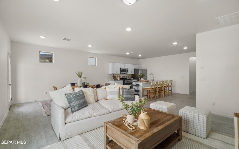 13901 Summer Wave Avenue, El Paso, TX 79928, 3 Bedrooms Bedrooms, ,1 BathroomBathrooms,Residential,For Sale,13901 Summer Wave Avenue,0,941341